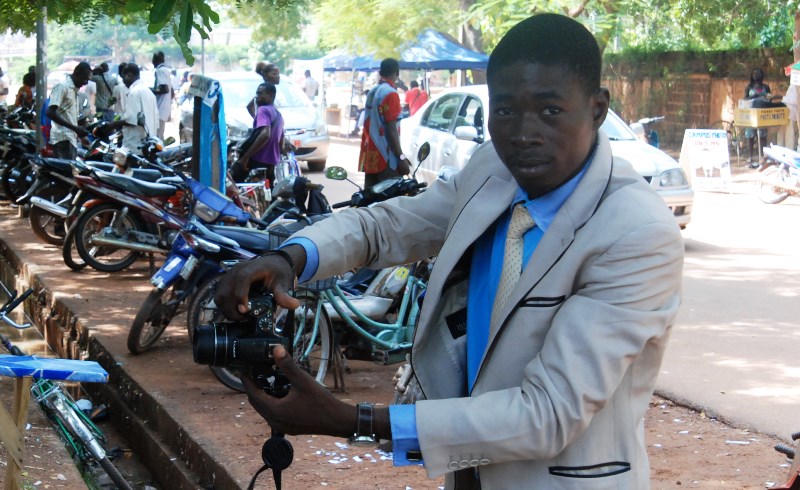 Prosper Nignan, photographe à l'université de Ouagadougou(©Burkina24)