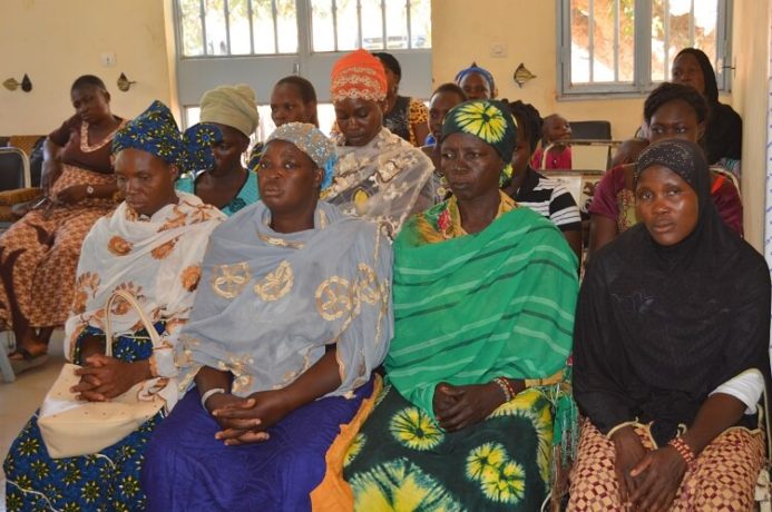 « leadership et participation citoyenne des femmes pour une contribution à la consolidation de la paix sociale ».