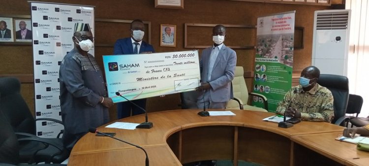 COVID-19 au Burkina Faso : Saham Assurance offre un chèque de 30 millions de francs CFA