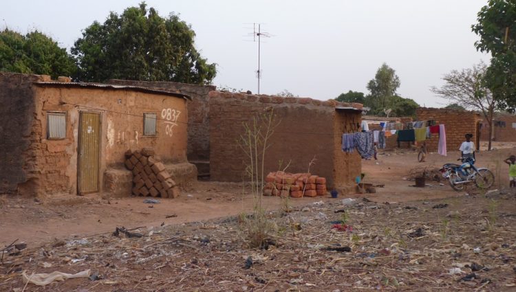 Zone non lotie Burkina Faso habitat foncier