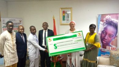 Une délégation de l'Union africaine offre 15000 dollars au Burkina Faso