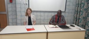 De gauche à droite Laura Jalasjoki, représentante résidente adjointe de GGGI, et Pamoussa Ouédraogo DGEVCC