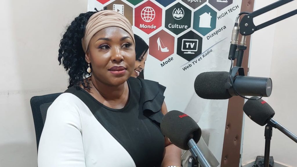 Ici Au Faso "Sira", l'héroïne, "la première fille" de la cinéaste Apolline Traoré