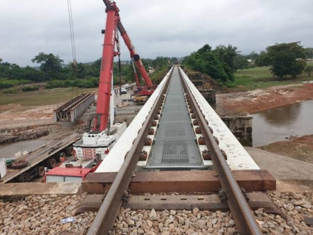 Le pont ferroviaire d’Agboville, en Côte d’Ivoire, a été entièrement remplacé par un ouvrage neuf en août 2022, celui du fleuve Mouhoun au Burkina Faso, fera également l’objet de rénovation 