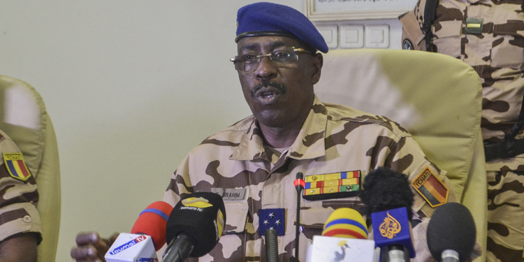 Le général Daoud Yaya Brahim, ministre tchadien de la Défense, à N’Djamena, le 6 mai 2021. © DJIMET WICHE/AFP