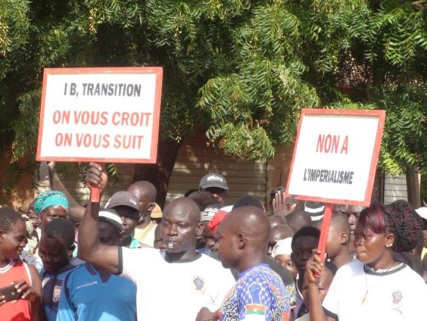 CAN 2023  Appel à la mobilisation pour porter le drapeau national au plus  haut sommet : Moov Africa Burkina apporte son soutien au Ministère des  Sports