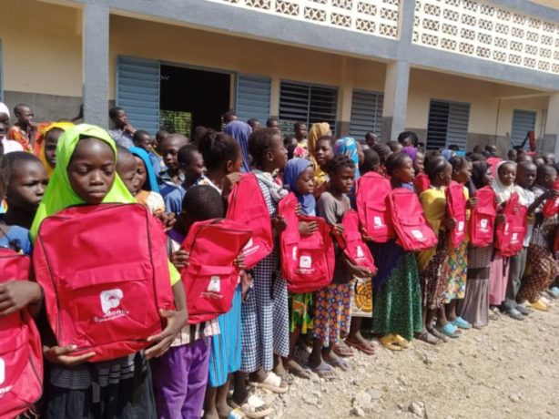  Sank Money a offert des kits scolaires aux élèves de Lioulgou 