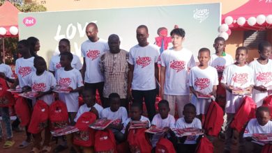 Itel Burkina célèbre noël avec les enfants de AMPO