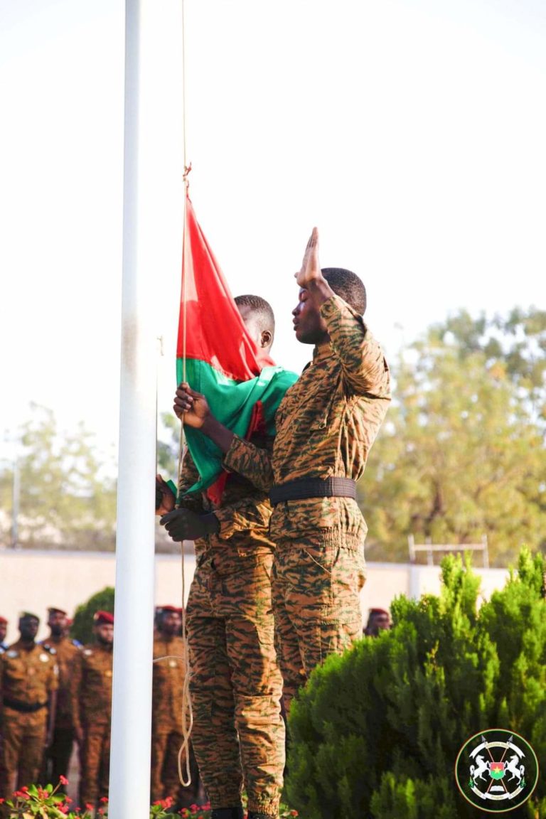 Le Capitaine Ibrahim Traoré Préside La Cérémonie De Montée Des Couleurs ...