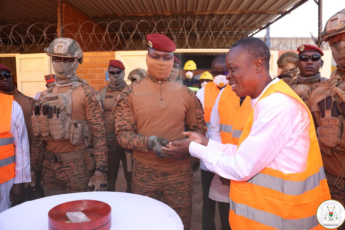 lancement des activités de l'usine de traitement des résidus miniers de l'entreprise Golden Hand SA