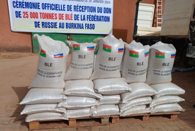 Un échantillon du blé russe offert au Burkina Faso 