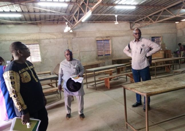 Une vue de l'intérieur de l'actuelle cantine scolaire du Lycée technique national Aboubacar Sangoulé Lamizana 