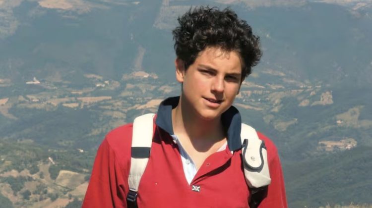 Carlo Acutis, décédé d'une leucémie en 2006 à l'âge de 15 ans