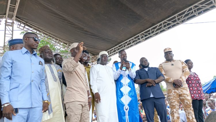 les orpailleurs ont également offert 15 grammes d’or au Capitaine Tissologo Zakaria