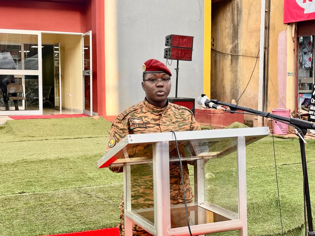 La ministre de l'Action humanitaire et de la Solidarité nationale, le Commandant Passowendé Pélagie Kaboré
