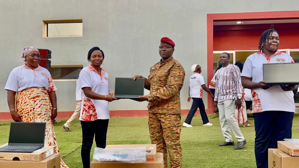 La remise de matériel