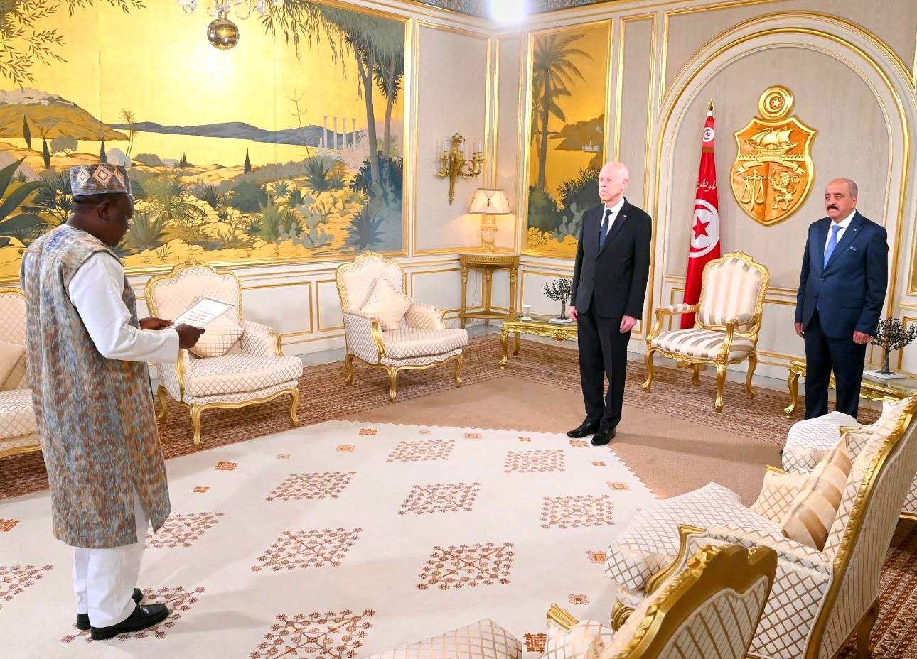 L’Ambassadeur Appolinaire Sawadogo présente ses Lettres de créance au Président tunisien Kaïs Saïed