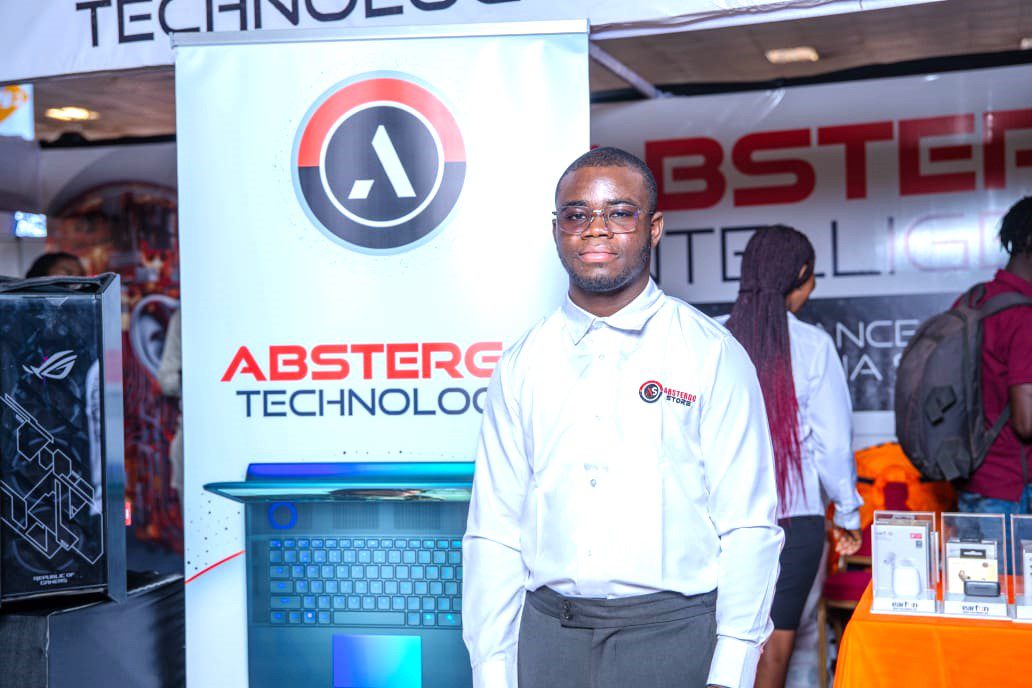 Haashim Sessouma, chargé de communication chez Abstergo Store
