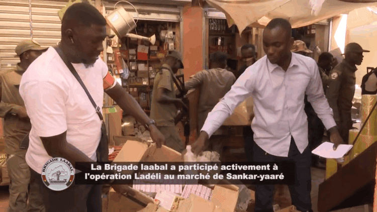 Les agents ont procédé à la saisie d’une quantité impressionnante de médicaments et matériels médicaux