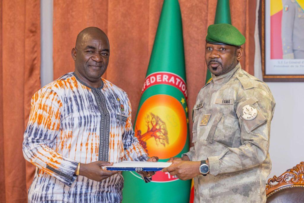 Bassolma Bazié chez Assimi Goïta au Mali