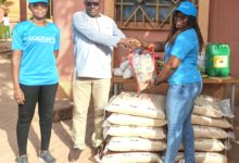 Don de Lapaire à l'hôtel maternel de Ouagadougou