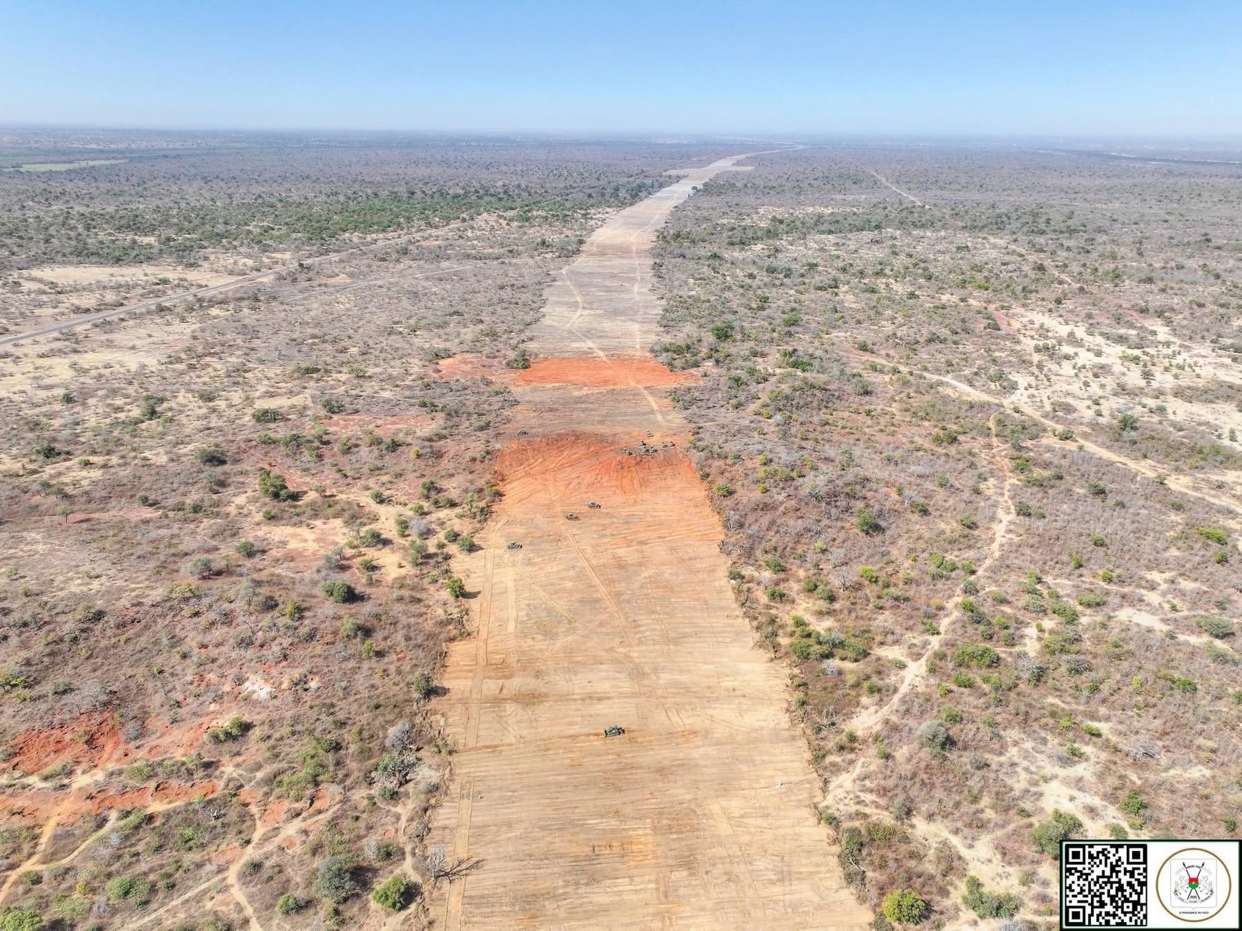 Vue aérienne du chantier de l'autoroute Ouaga - Bobo
