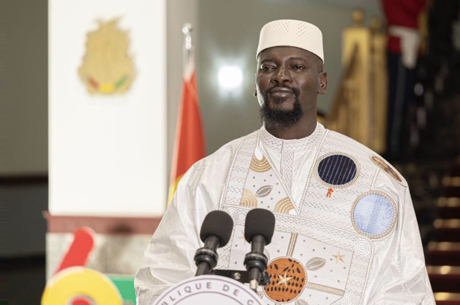 Guinée : Mamady Doumbouya confirmé président après la validation de la ...