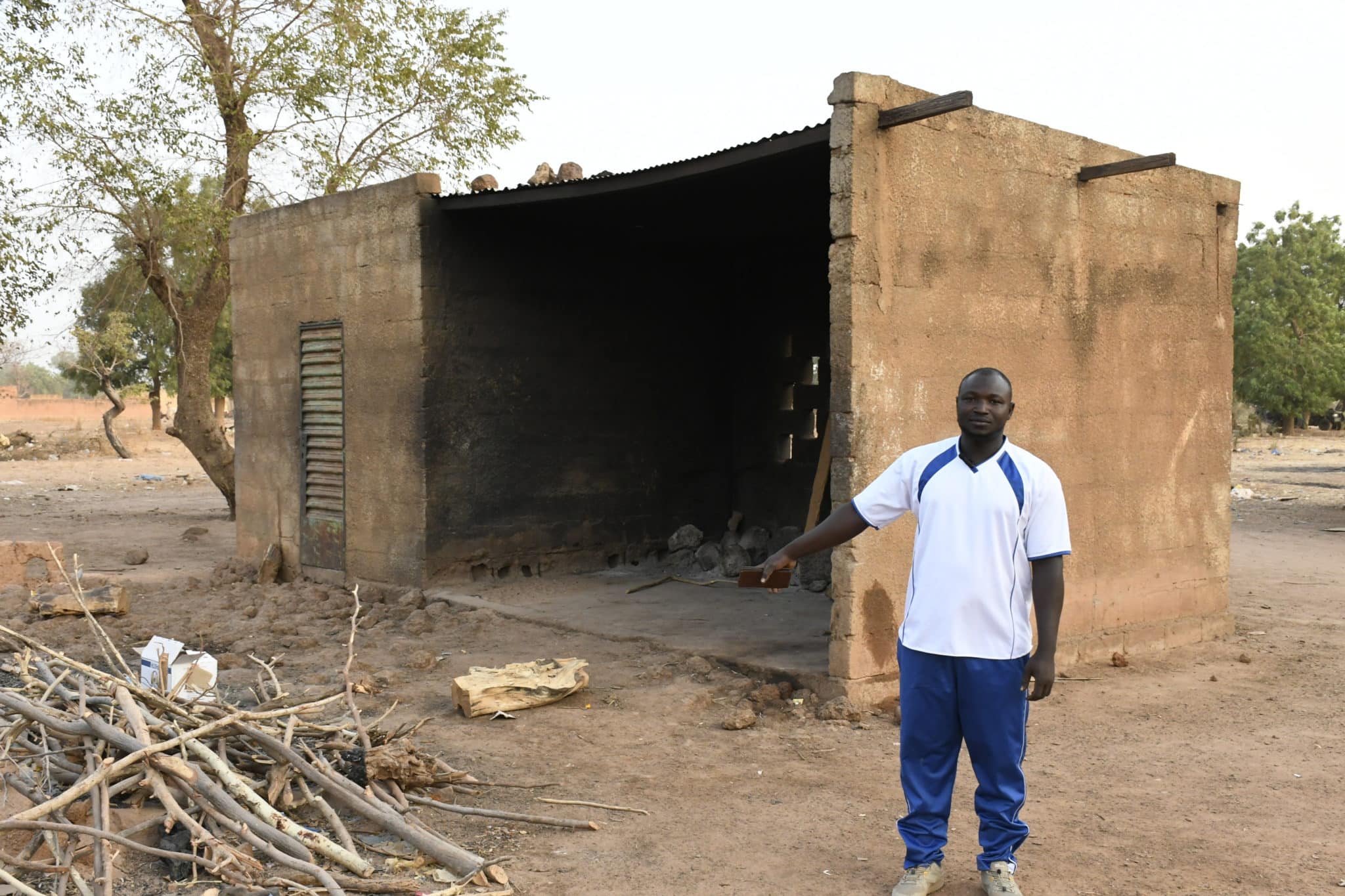 Harouna Sawadogo, Directeur de l'école de Gabou témoigne avec fierté de l'approvisionnement de la cantine scolaire par le « Riz Sombié »