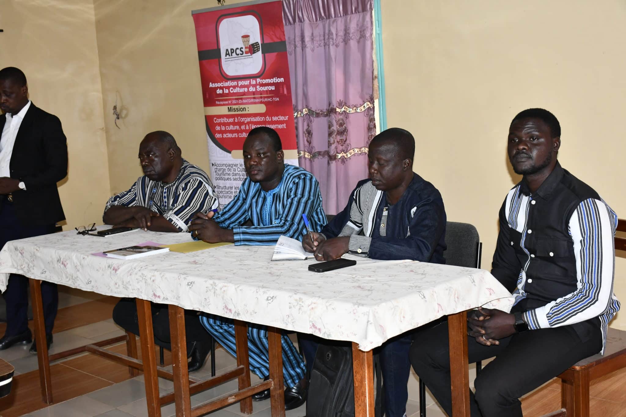 Les autorités provinciales marquent leur soutien à l’initiative, soulignant la culture comme levier de résilience