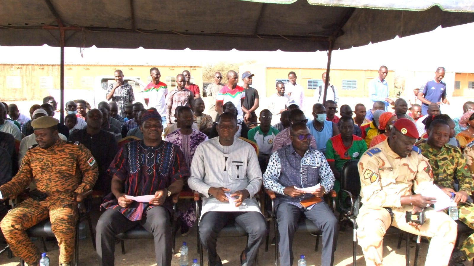 la cérémonie de fin de formation en éducation civique et patriotique de 3085 élèves