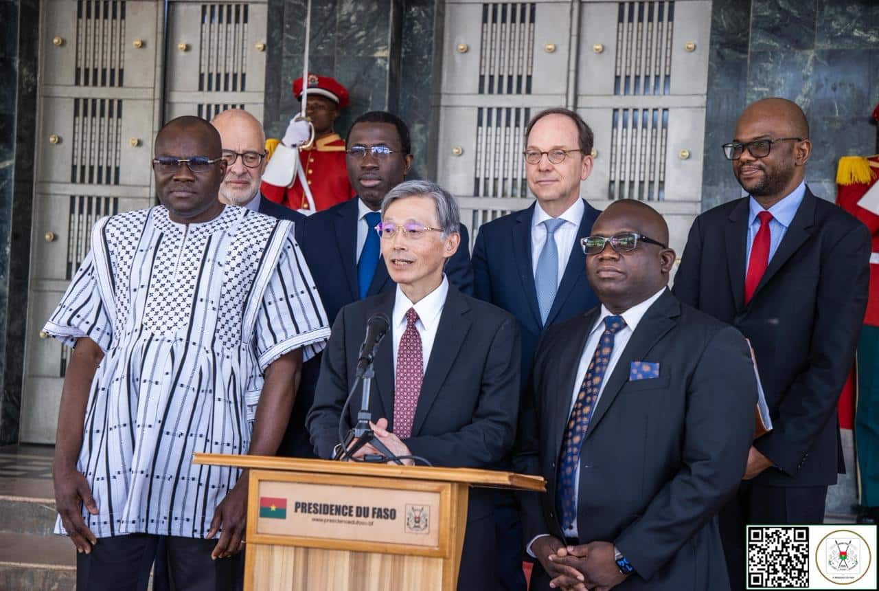 délégation du Fonds Monétaire International (FMI) conduite par son Directeur Général Adjoint, Kenji OKAMURA