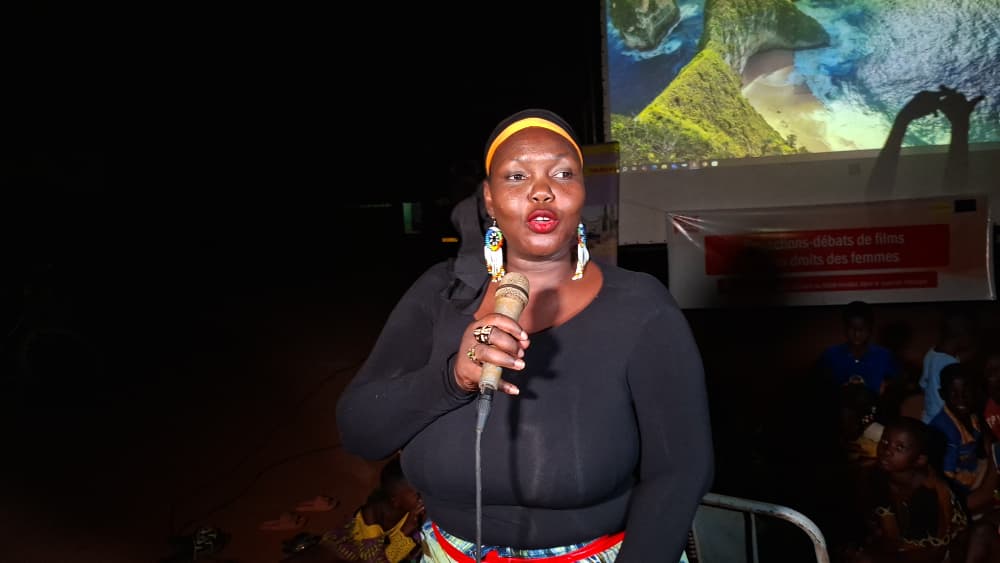 Azaratou Bancé, présidente de l'association Taafé Vision, lors de son allocution d'ouverture au quartier Panzani