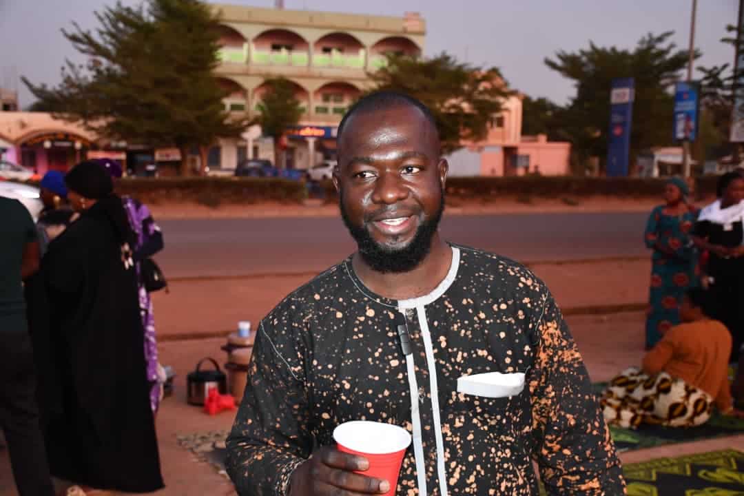 Yssouf Nadembeiga explique les objectifs sociaux du groupe Temple du Rire