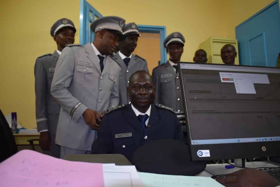 Désiré Badolo s’acquitte de ses impôts à la Direction Provinciale