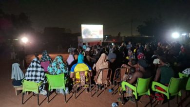 des femmes du quartier Panzani lors de la soirée de projection-débat, le 22 mars 2026.
