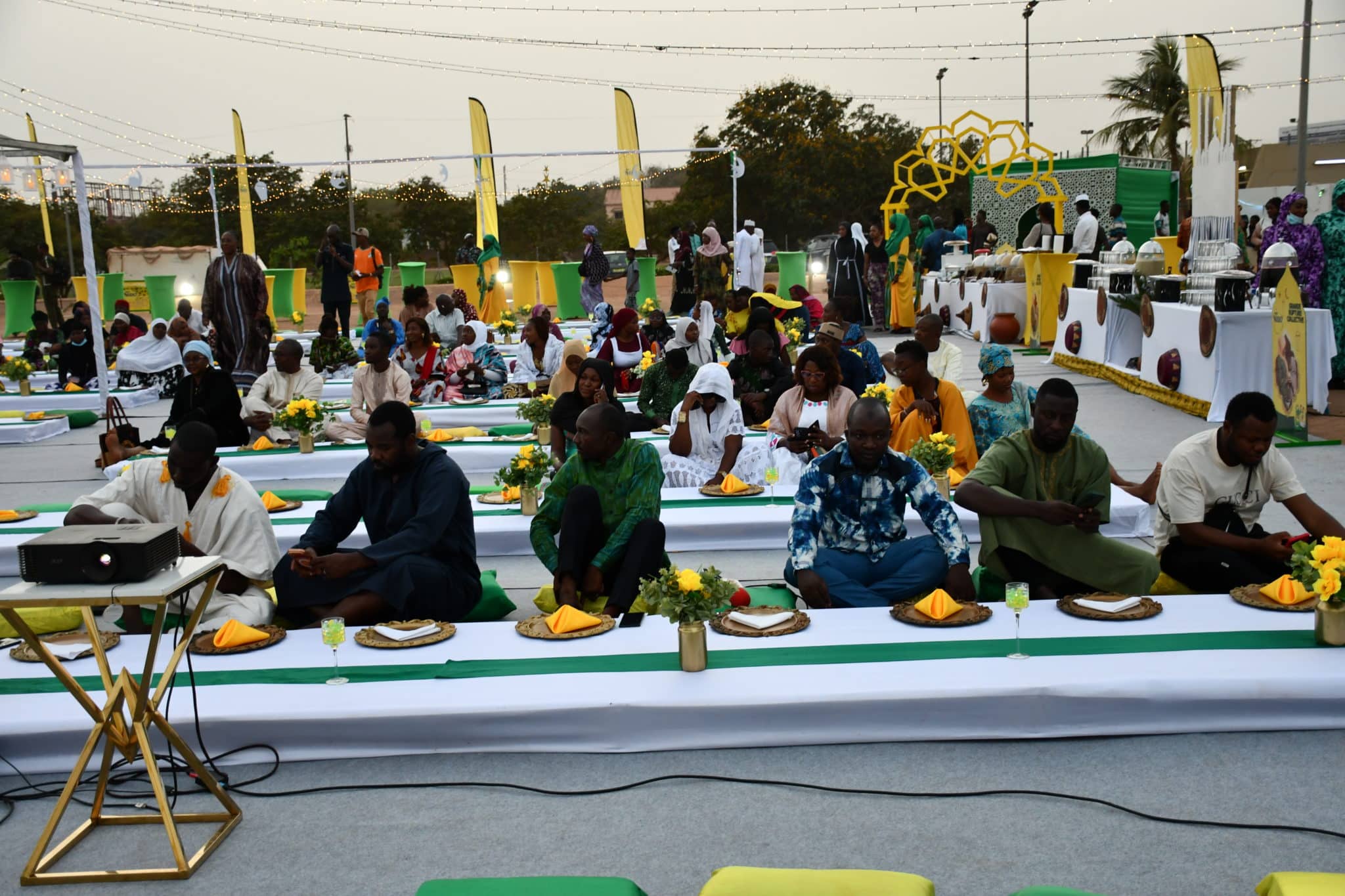 Un moment de fraternité partagée entre fidèles de différentes confessions lors de la Grande Rupture Collective de NIDO