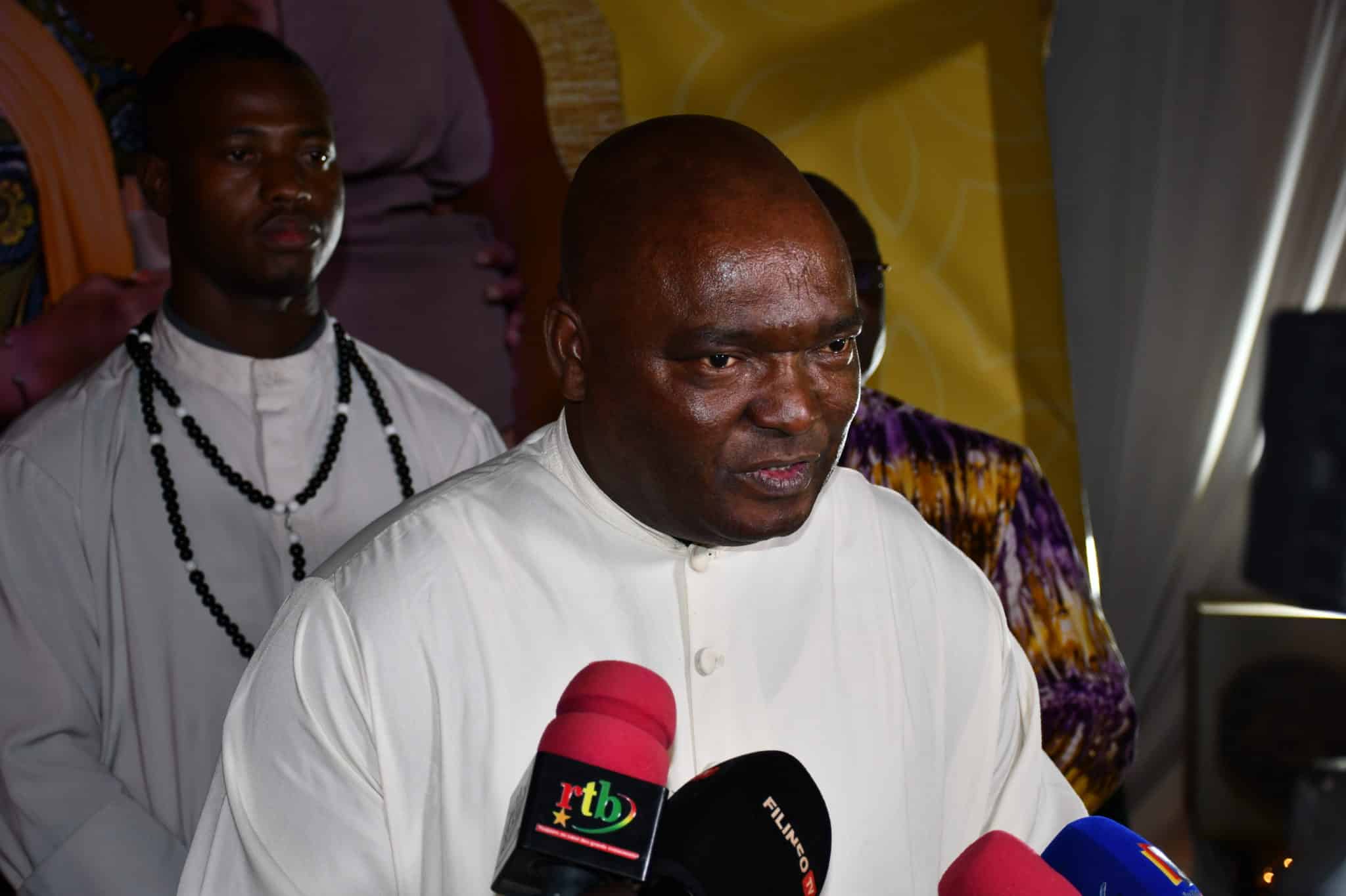 L'Abbé Étienne Ganga, curé de la paroisse de Toécé