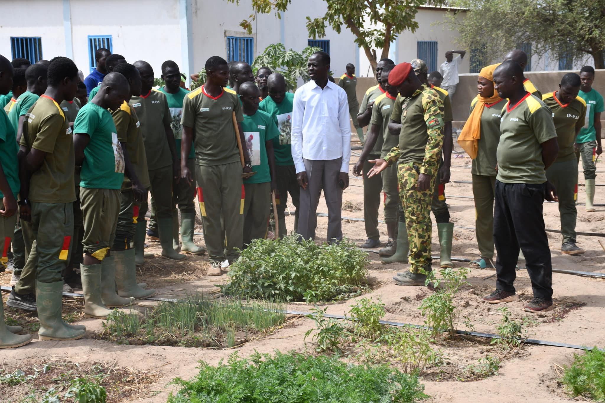 La délégation du Bureau National des Grands Projets du Burkina (BN-GPB) lors de la visite d'inspection des acquis pratiques à Fada N’Gourma