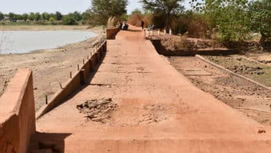 La digue de Nazoanga, un passage périlleux qui a déjà coûté la vie à huit