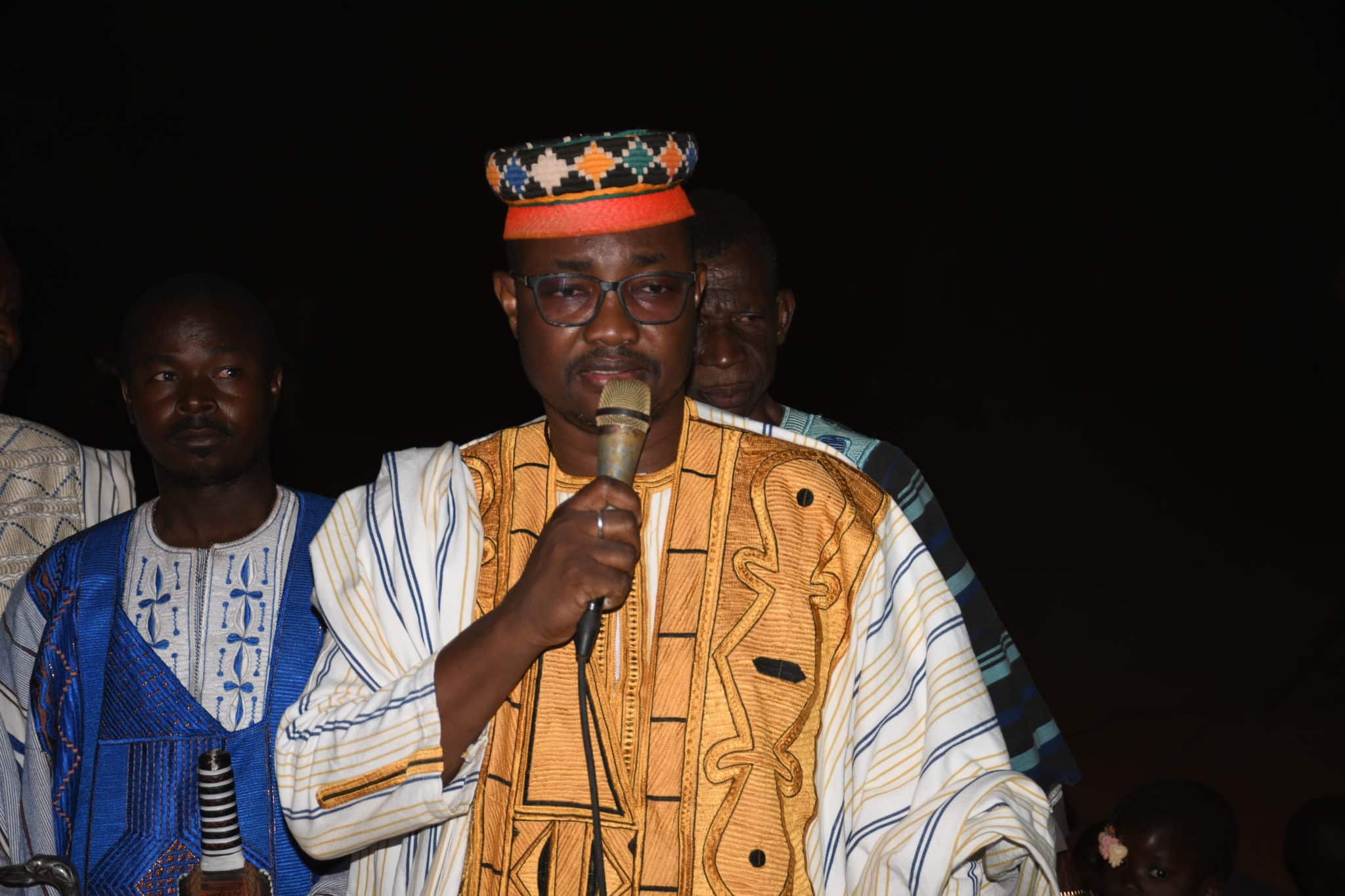 Le Neem Naaba prenant la parole pour réaffirmer l'engagement des autorités coutumières contre l'excision et les violences conjugales