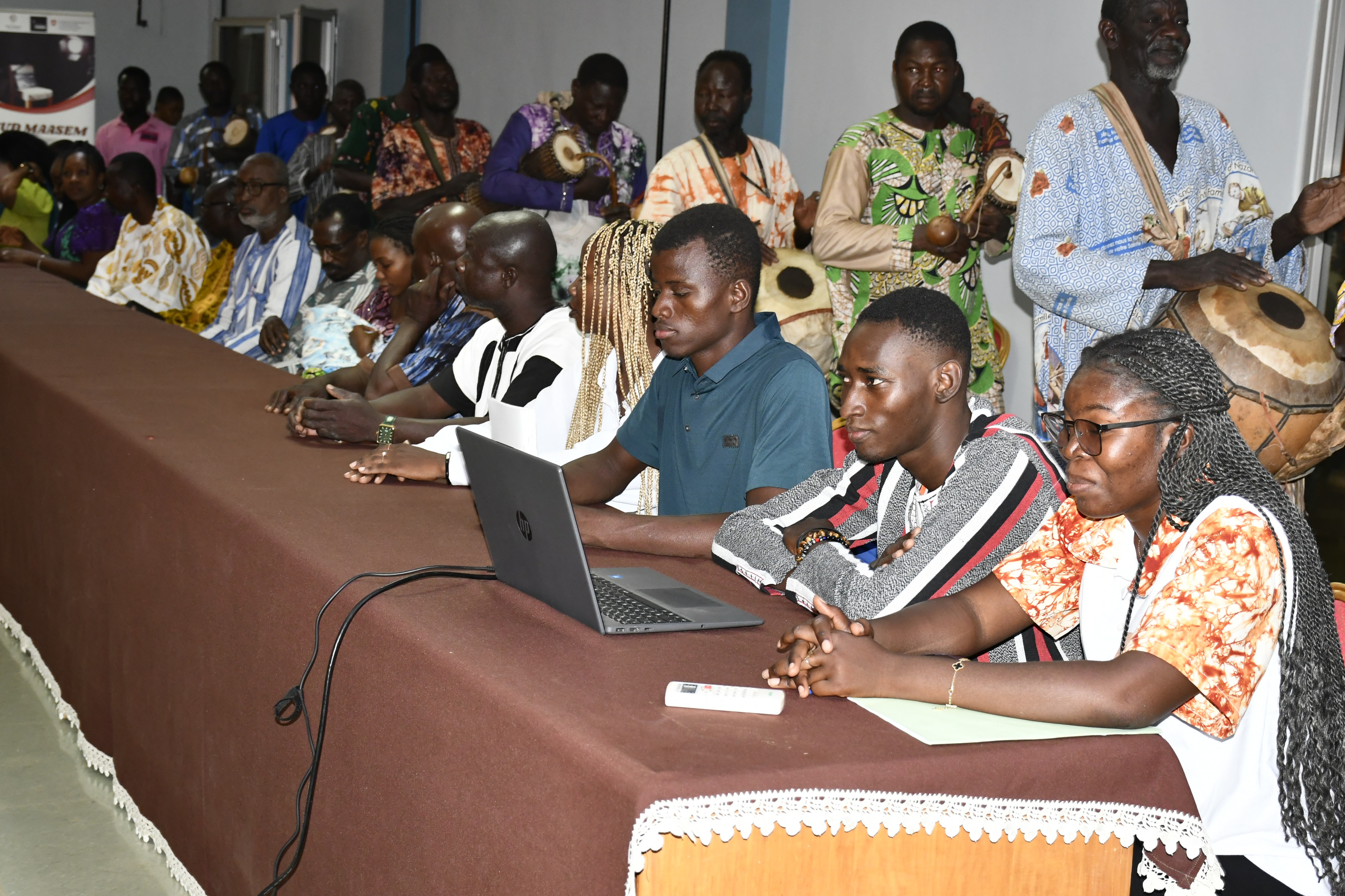 Cette équipe assure le pilotage administratif, financier et logistique de la production