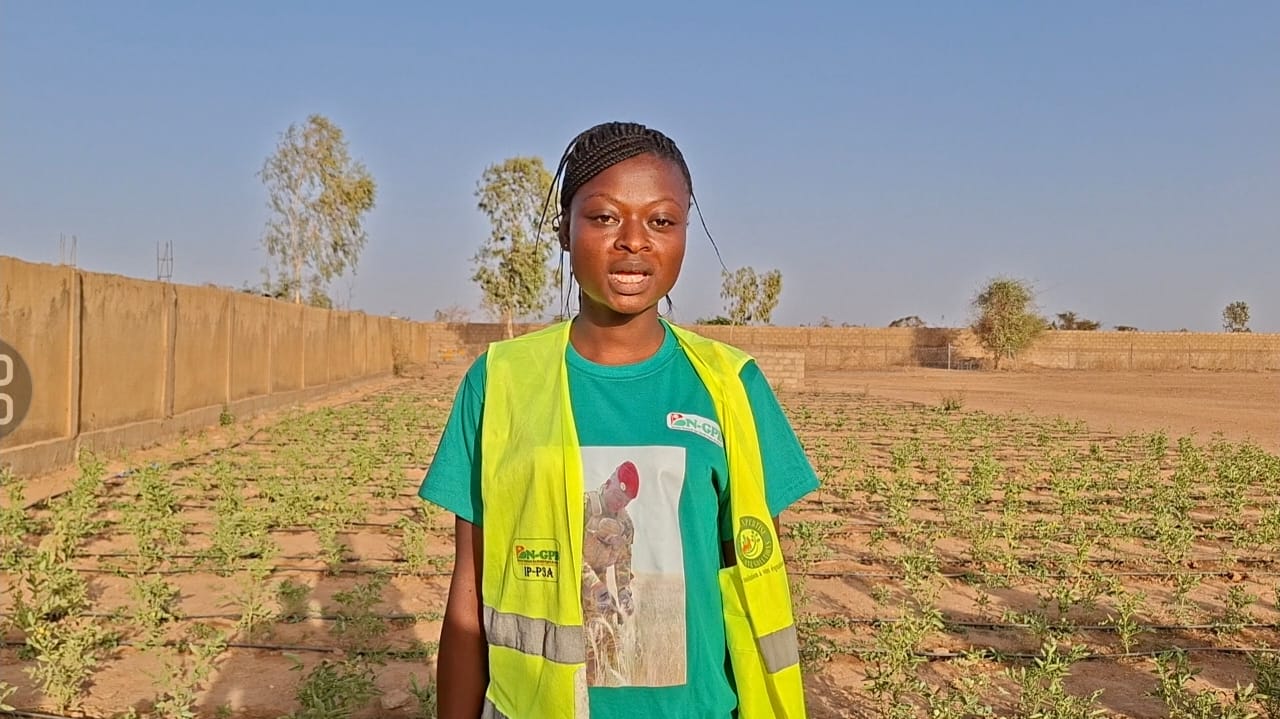 Kombelem Inès et ses camarades, les nouveaux « combattants de la faim », sur le terrain