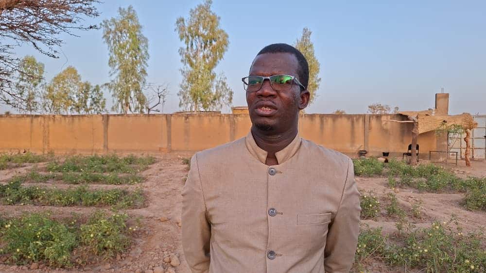 Inoussa KY, promoteur du centre, explique l'importance de la discipline en agriculture