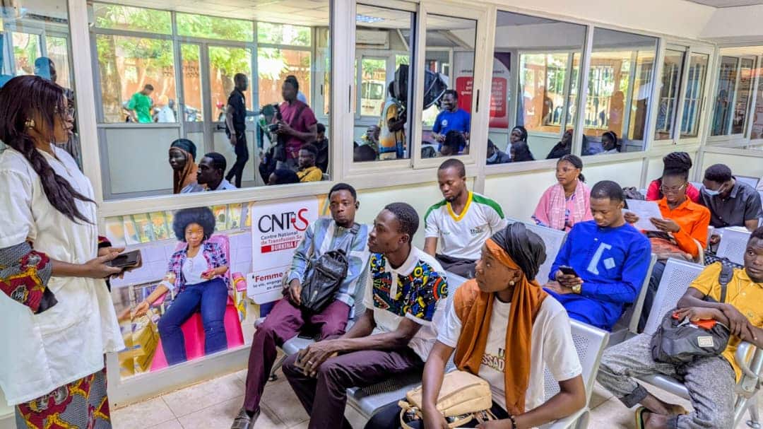 Sensibilisation des participants sur l'importance du don de sang et la déconstruction des préjugés avant la collecte