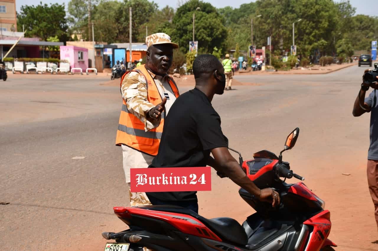 les usagers en infraction sont contraints d'immobiliser leur engin pour régulariser leur situation.