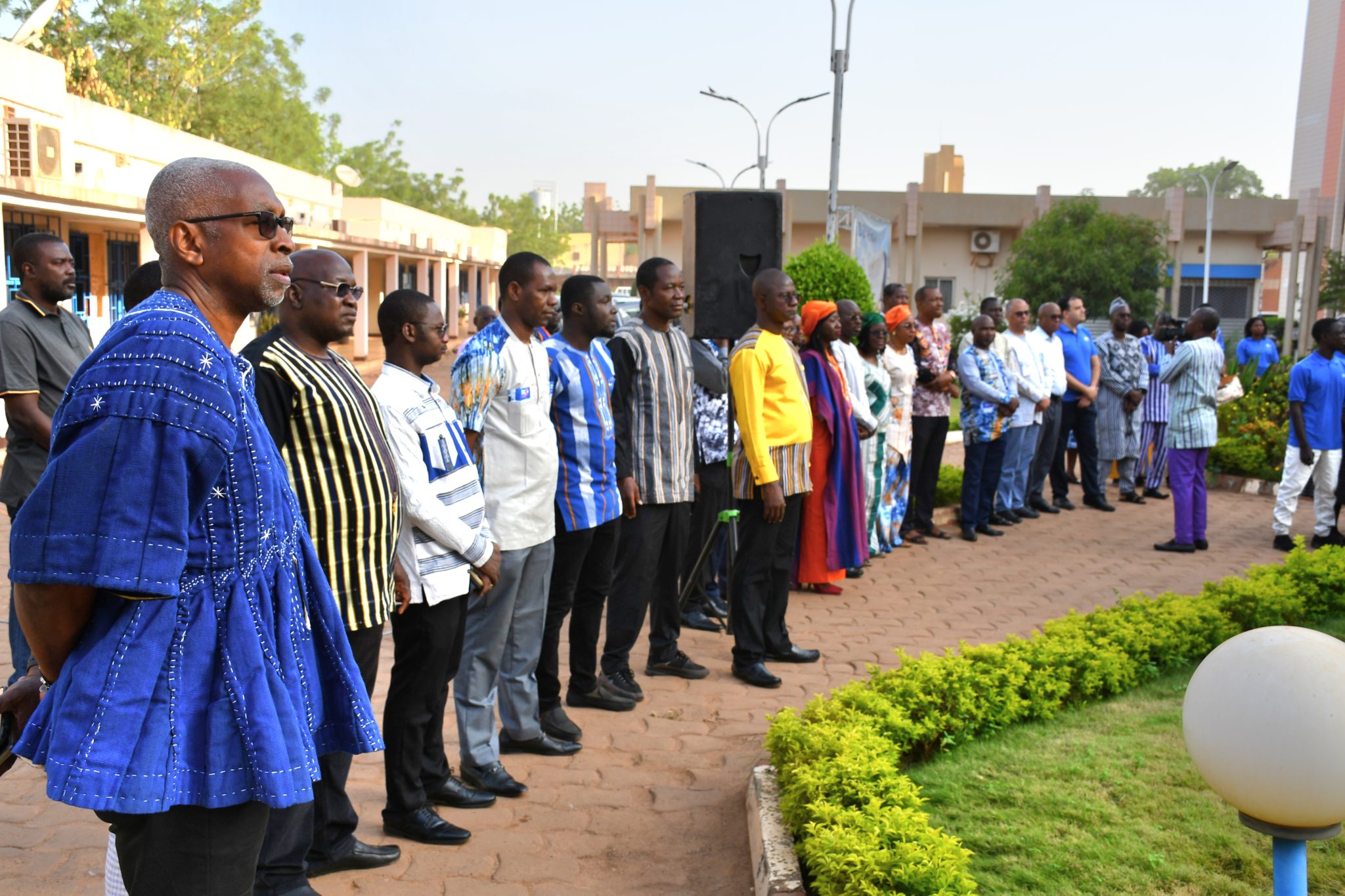 Moment solennel de la montée du drapeau national au siège de l’entreprise
