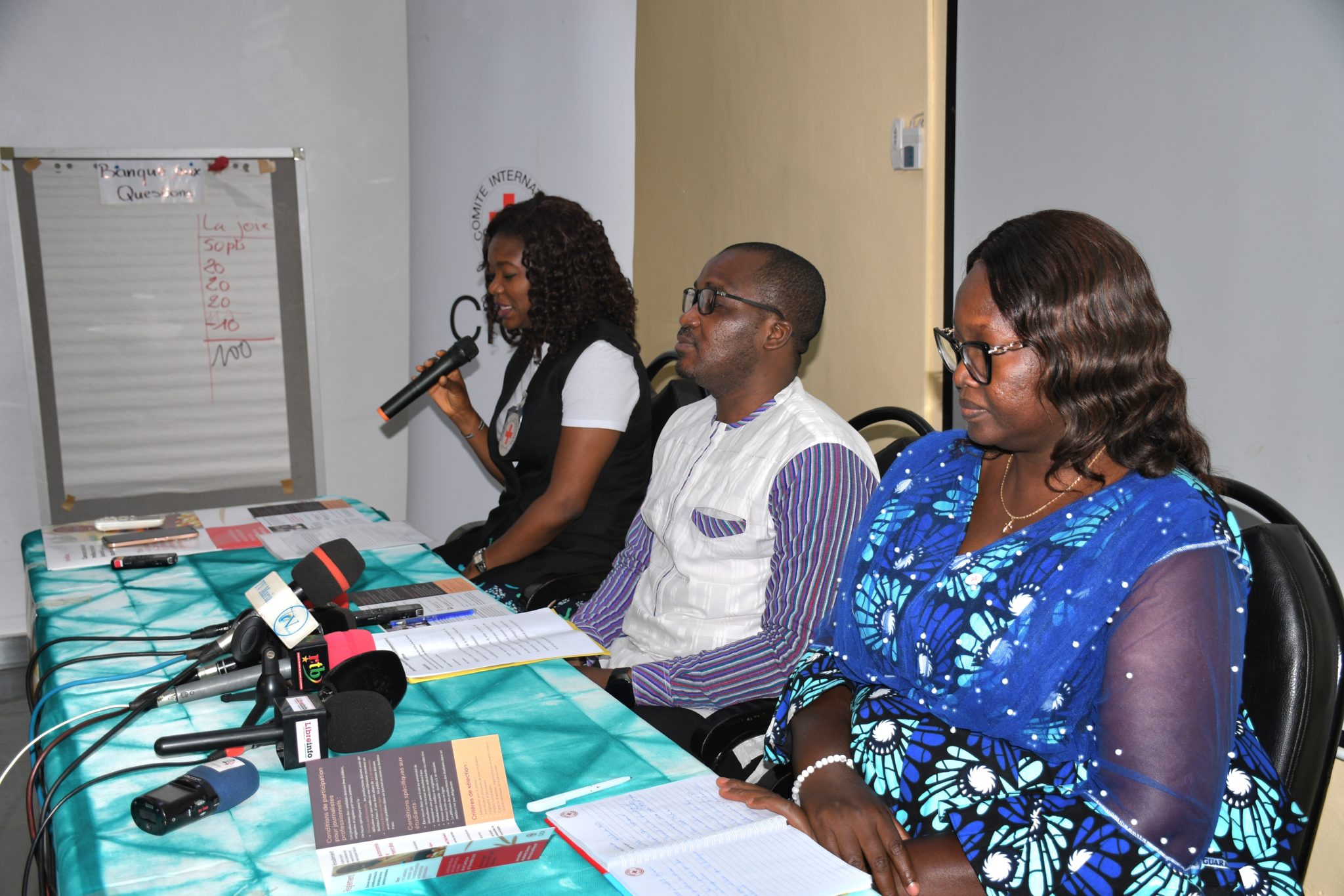 Présidium de la cérémonie de lancement de la 7e édition du concours à Ouagadougou