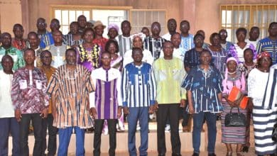 Le Pr Moumouni Zoungrana échangeant avec les directeurs régionaux et provinciaux à Ouahigouya