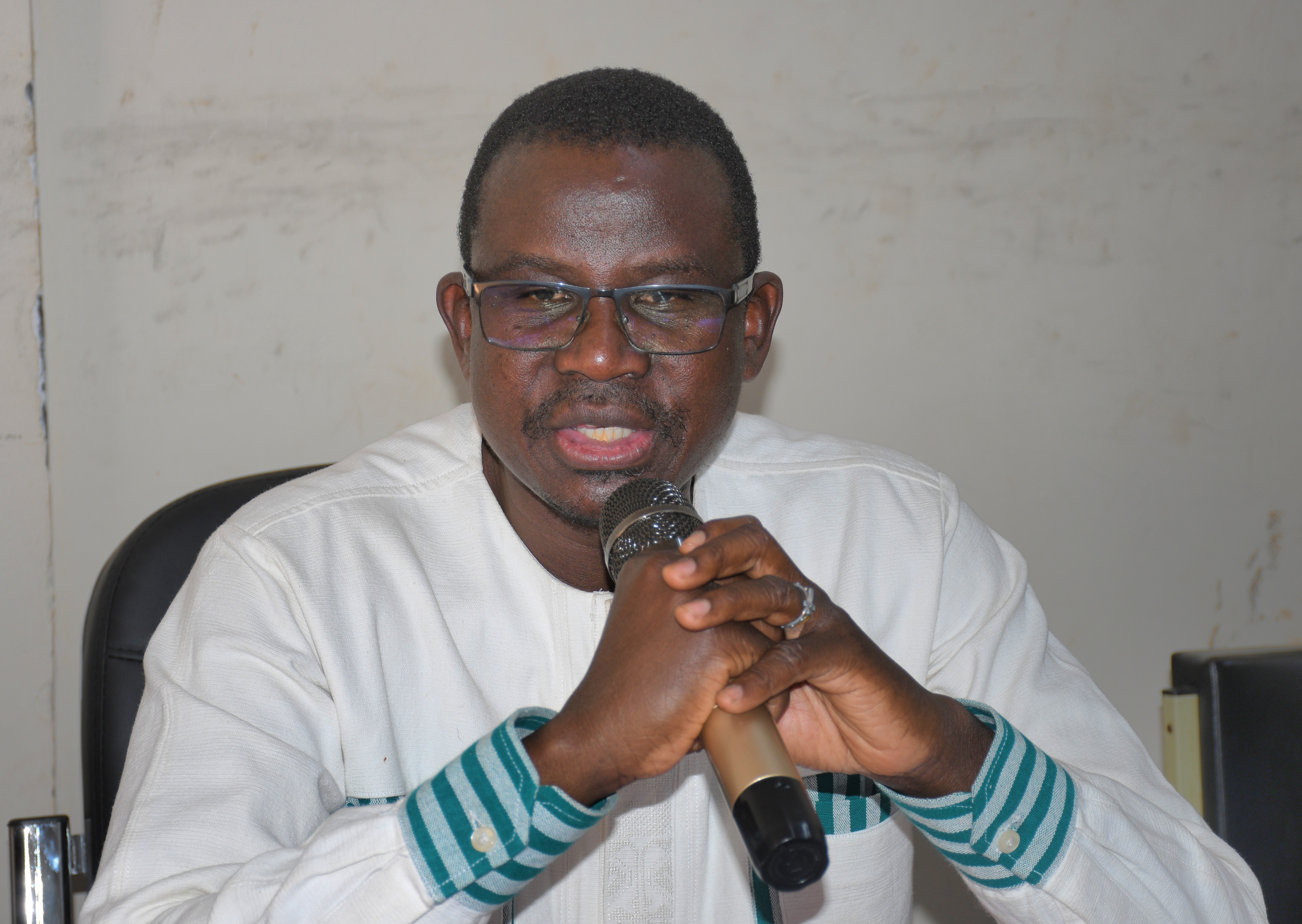 le ministre Zoungrana encourage les équipes mobilisées pour la régularisation financière des agents