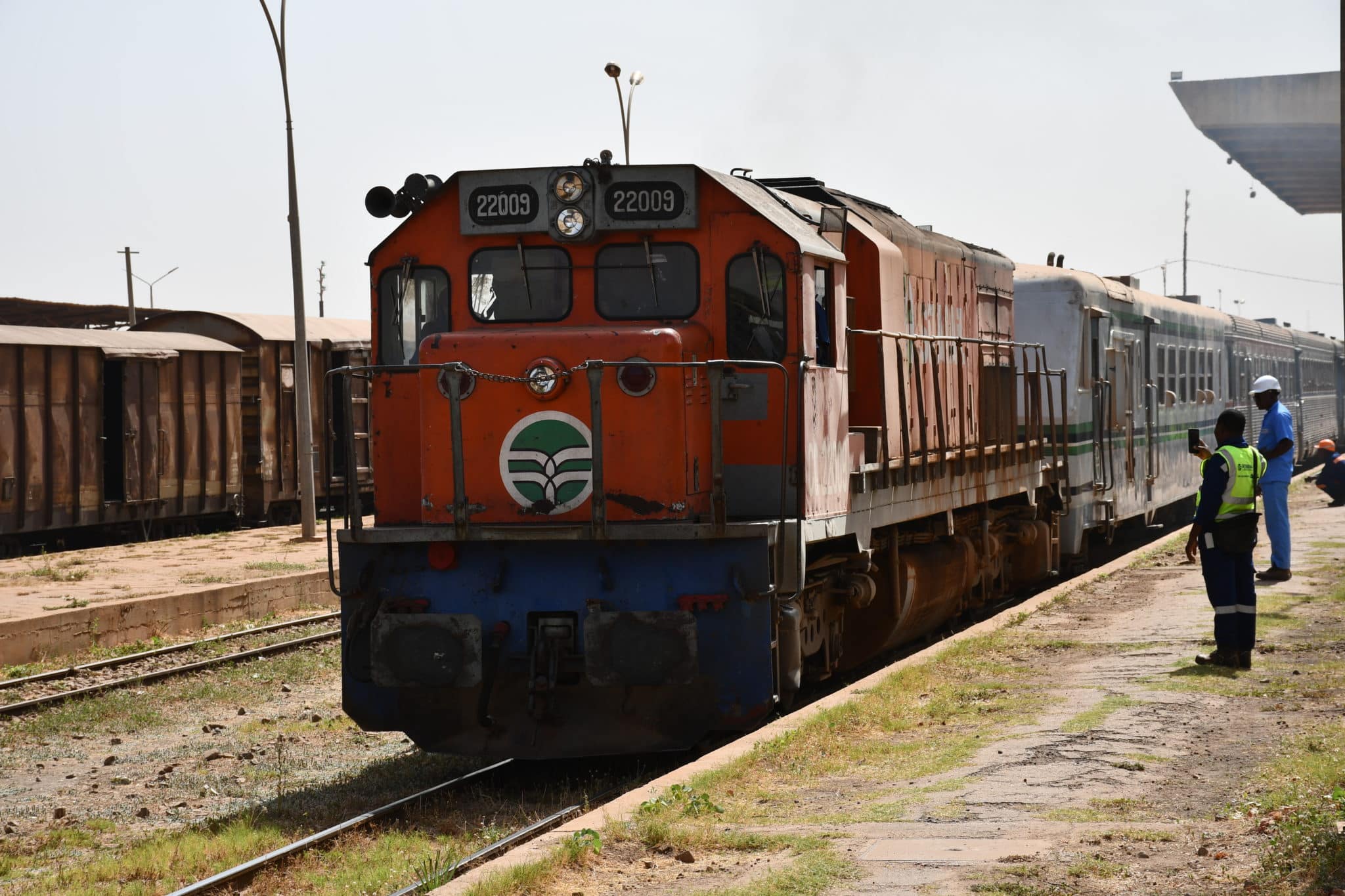 Et voilà le « Train de la Culture » qui s'ébranle, quittant les quais de Ouagadougou pour une traversée historique vers la ville de Sya